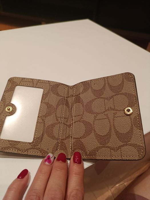 Портфейл на Coach чисто нов