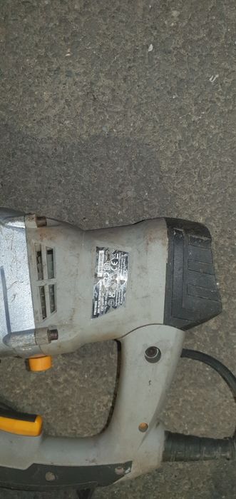 Pompa de apă și rotopercutor