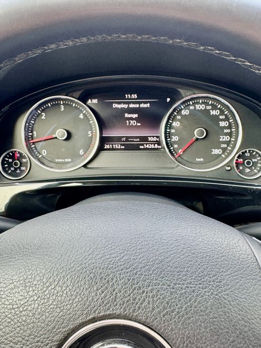 Vand Volkswagen Touareg 2012 , echipare superioara 3.0 tdi 245 cai