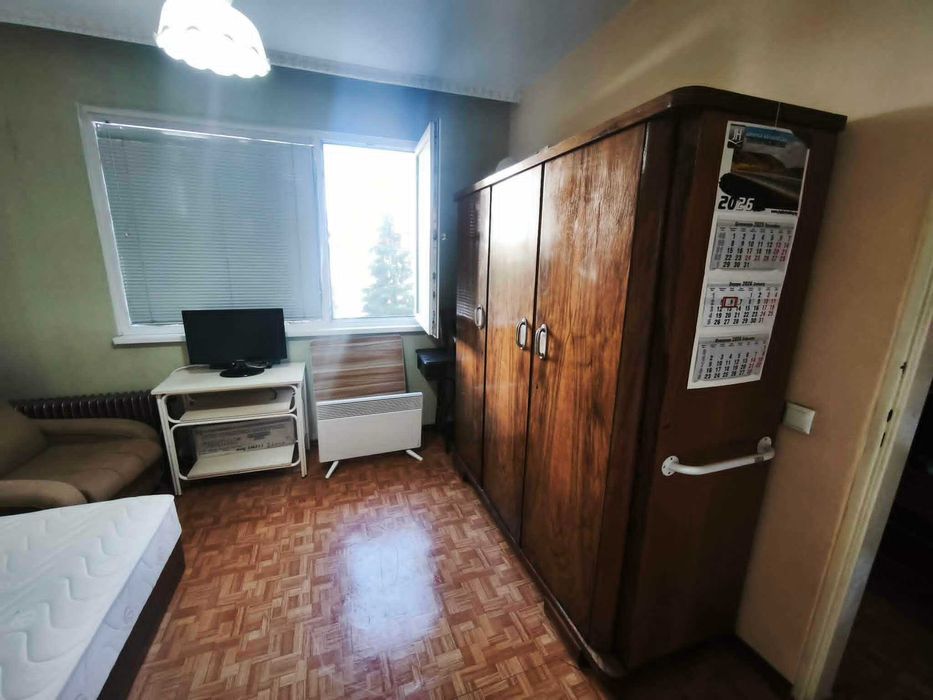 Продавам двустаен апартамент 65 кв. м. кв. Казански