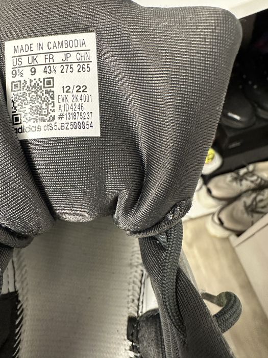 Adidas 43 purtati o singura data