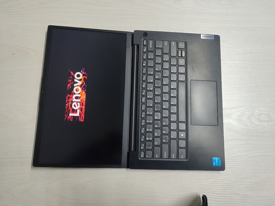 Срочно!!!Ноутбук сотилади