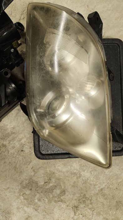 Фарове Тойота Авенсис 2008