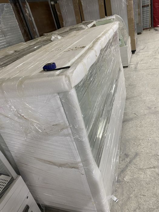 Vitrina frigorifica pentru prajituri