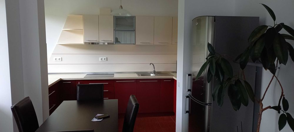 Proprietar – 2 camere, balcon generos și parcare privată