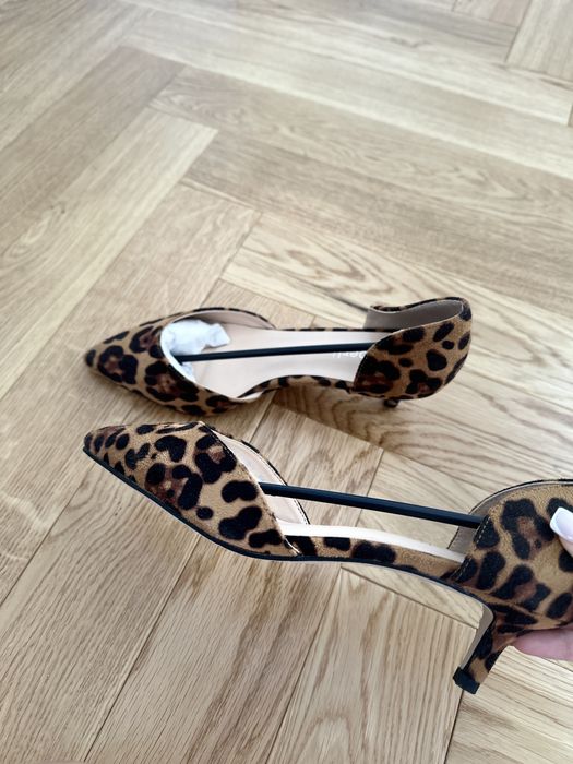 Женская обувь, кроссовки, каблуки