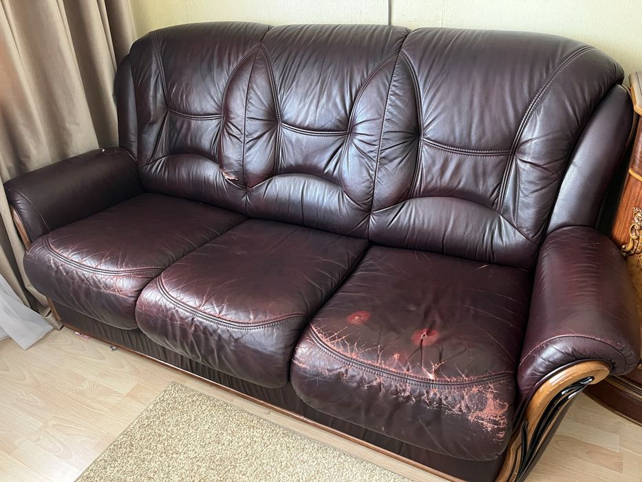 Кожаный диван оригинал