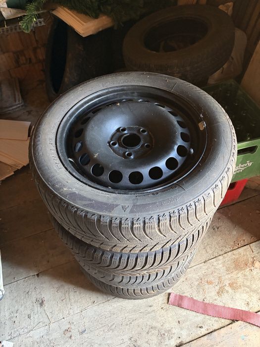 Jante cu cauciucuri iarna si capace VW originale Passat