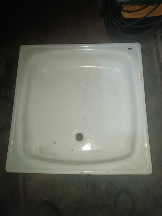 Продам душевой поддон б/у 80*80