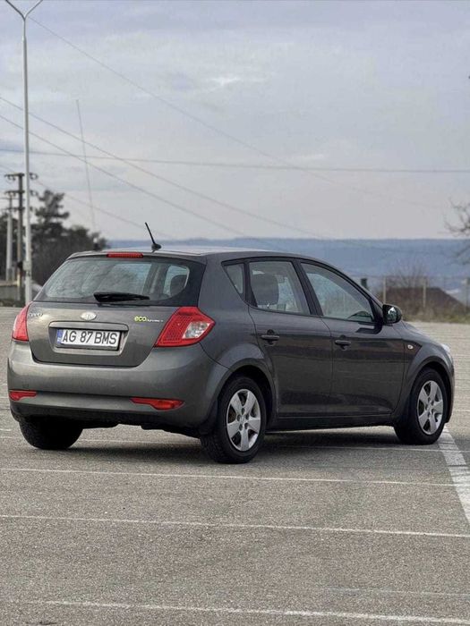 KIA Ceed 2010 — imagine 5
