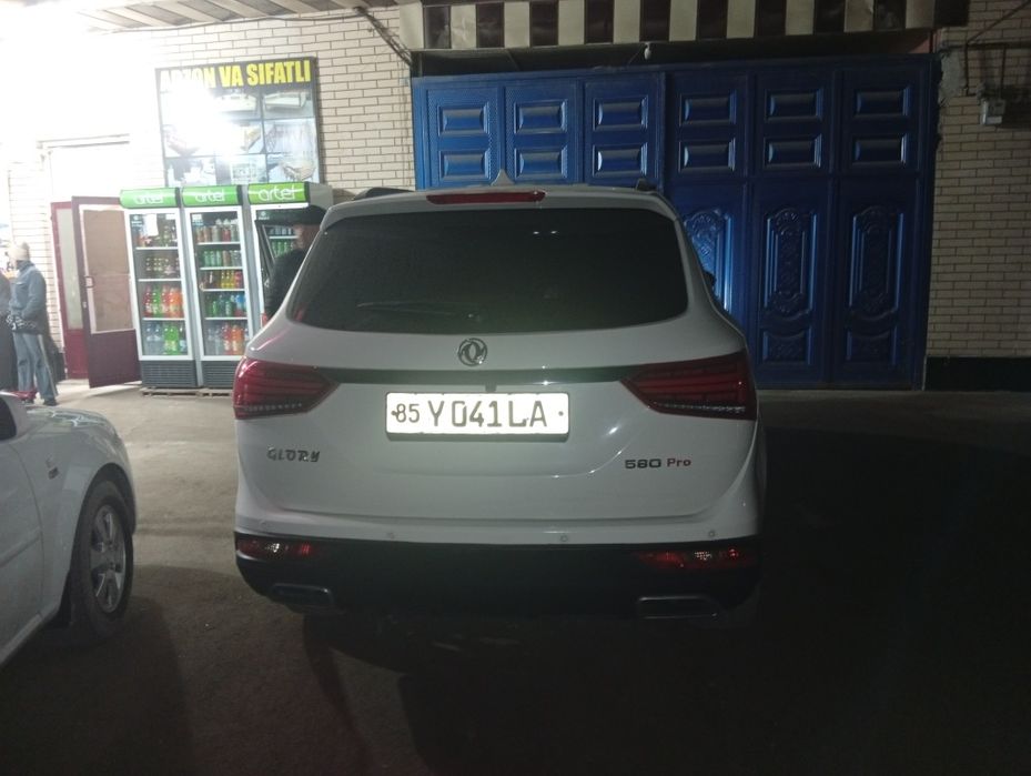 DFSK Glory 580 PRO srochno sotiladi