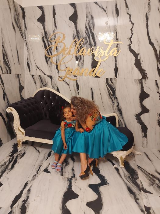 Vând rochii mama fica ocazie superbe în realitate s m și 2/4 ani