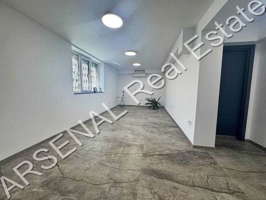 Дава се под наем Офис в София, Иван Вазов - 90 кв.м за 648.21 € - Снимка #2