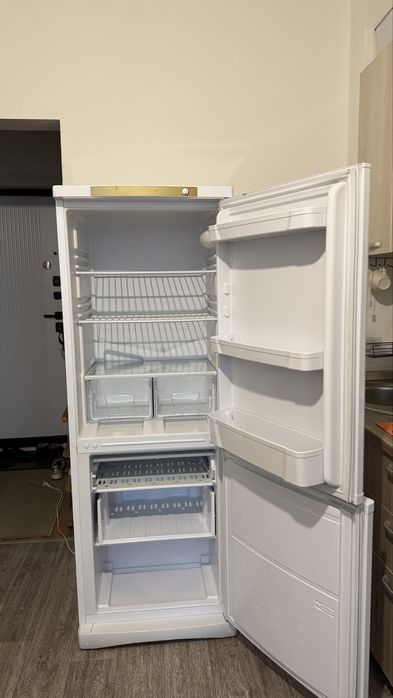 Холодильник INDESIT