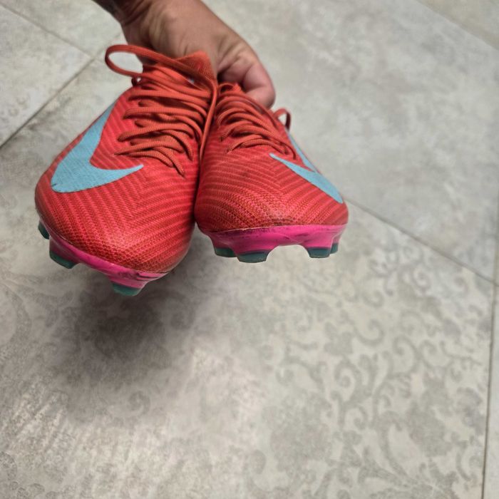 Детски бутонки много малко носени