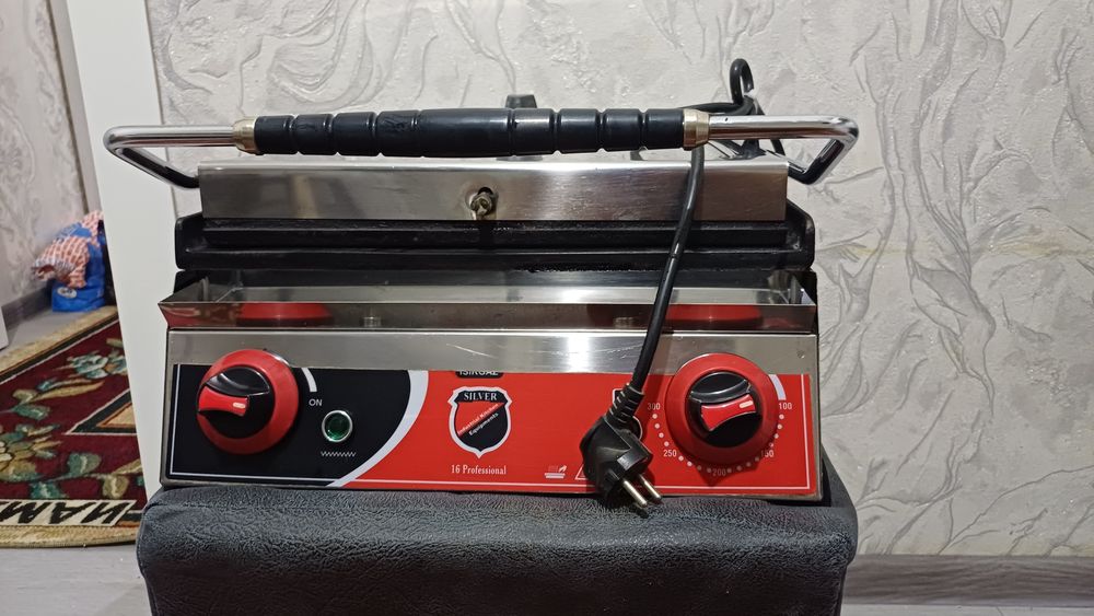 Продается изгара-тостер в хорошем состояние