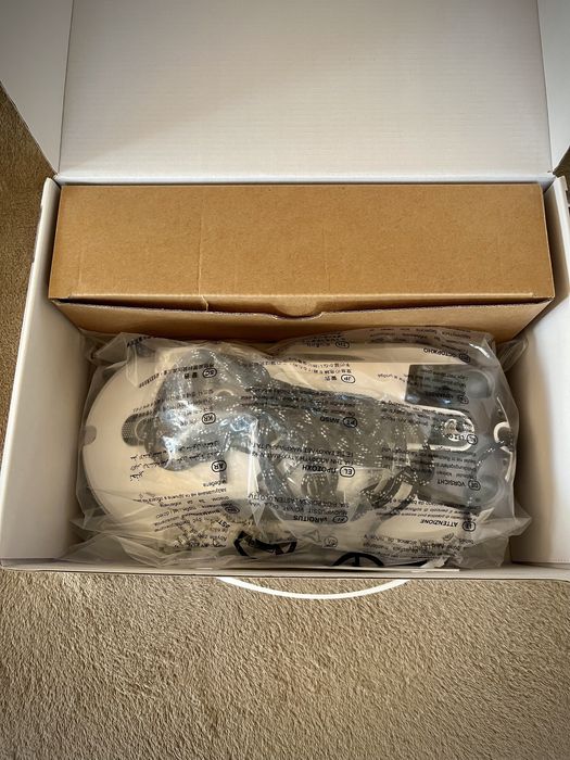 Hobot R3, robot de curățat geamuri, NOU