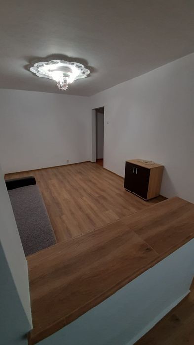 Închiriez apartament