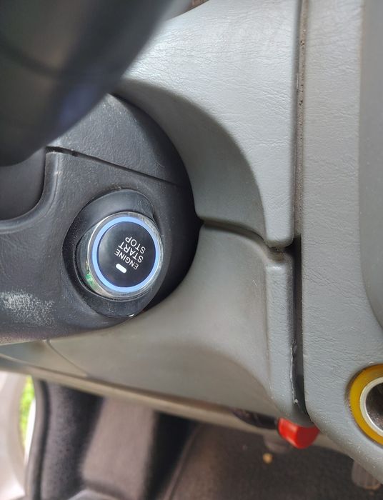 Продам грузовой бус срочно!