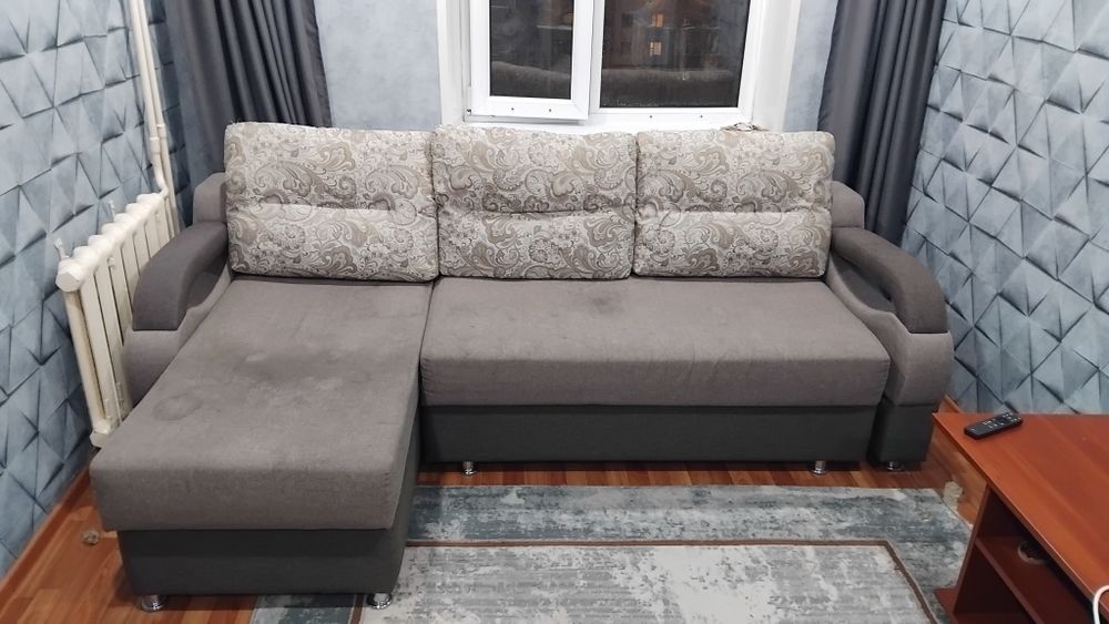 Диван угловой б/у