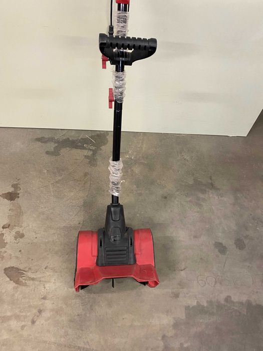 095105	Снегорин електрически 1300W 30сm RD-ST01