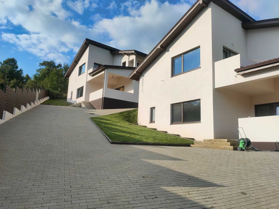 Vanzare case in Stolna Stolna • OLX.ro