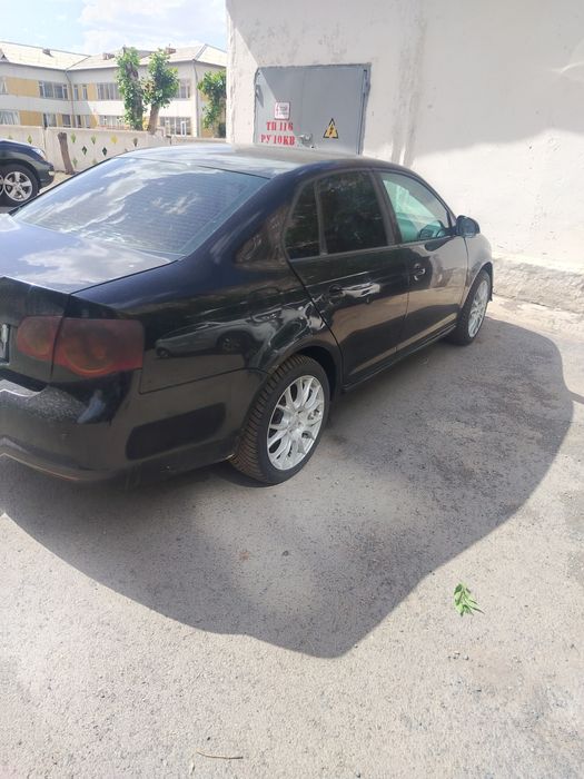 Автомобиль фольгсваген джетта 5 2006г