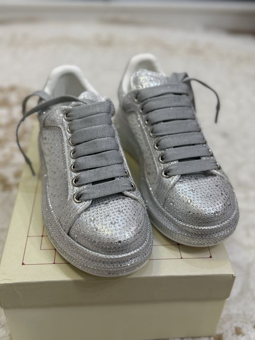 Продаются кеды/кроссовки новые