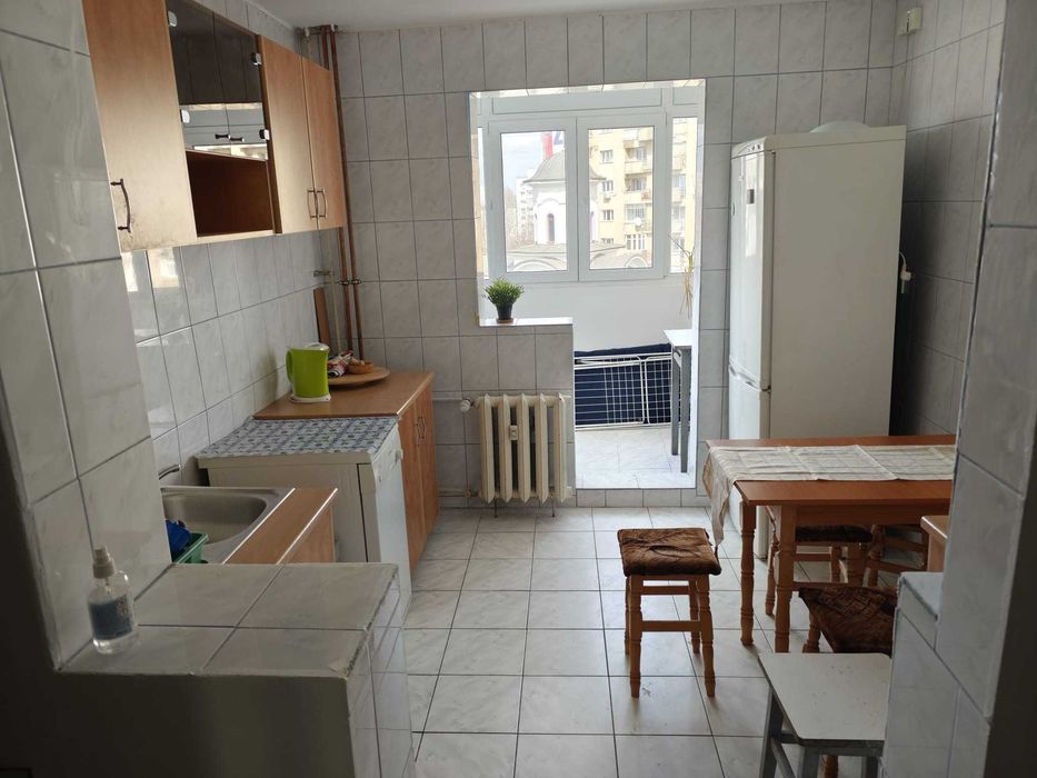 Proprietar, inchiriez 3 camere, Liviu Rebreanu 32A.