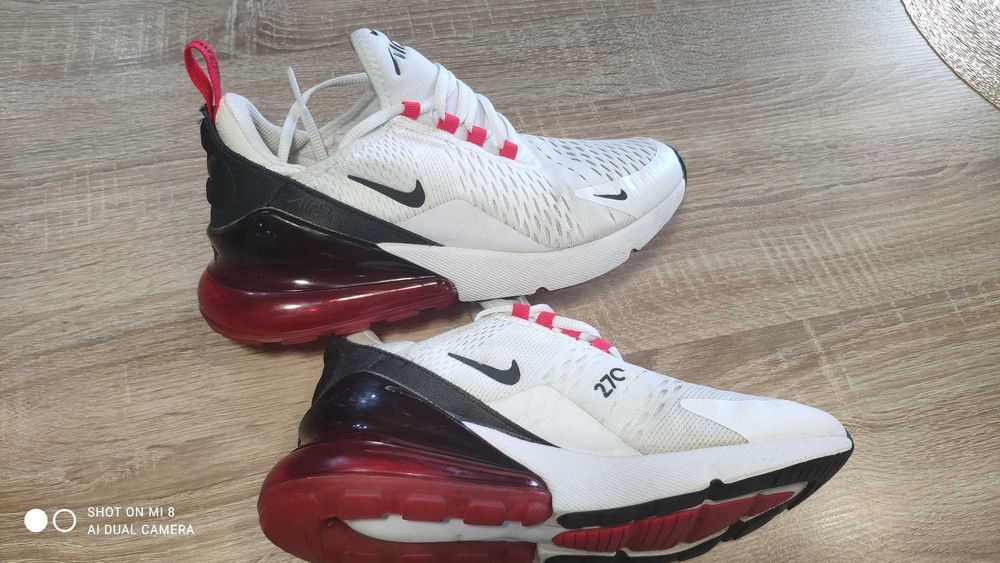 Маратонки NIKE AIR MAX 270 Маратонки Найк Еър Макс 270