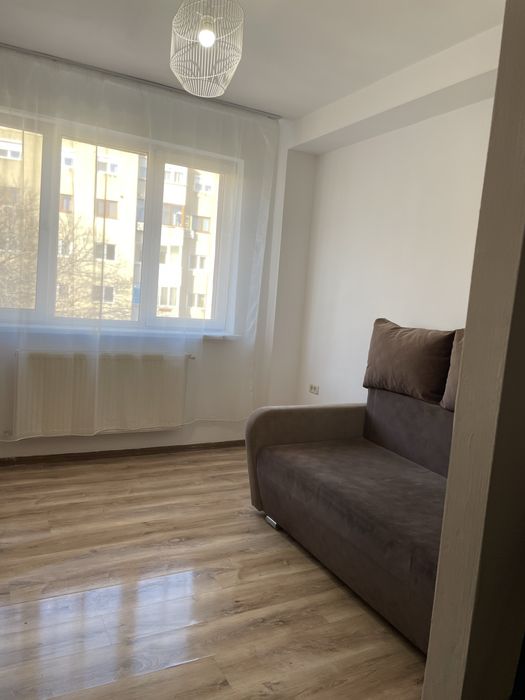 Inchiriez garsoniera 30 mp zona uta