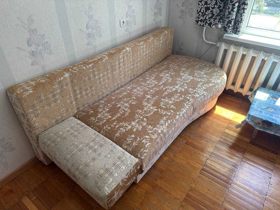 Диван-кровать раскладной, прямой, в хорошем состоянии