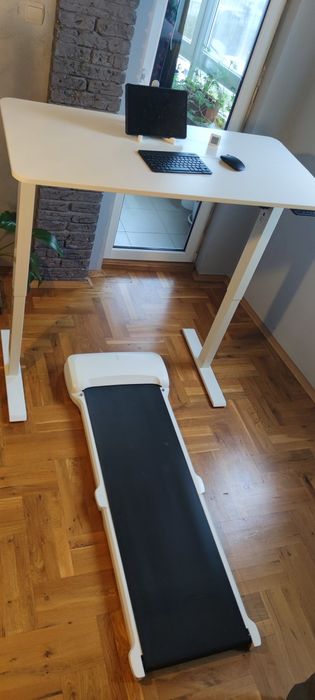 Бяло бюро с електрически механизъм за повдигане, размери: 120/60