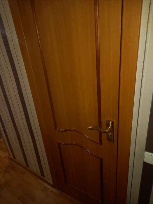 Дверь на ванну. В зборе