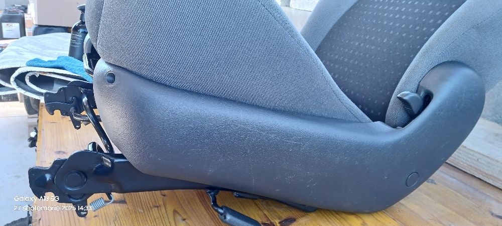 Scaun pentru Ford Galaxy, Volkswagen Sharan , Seat Alhambra .