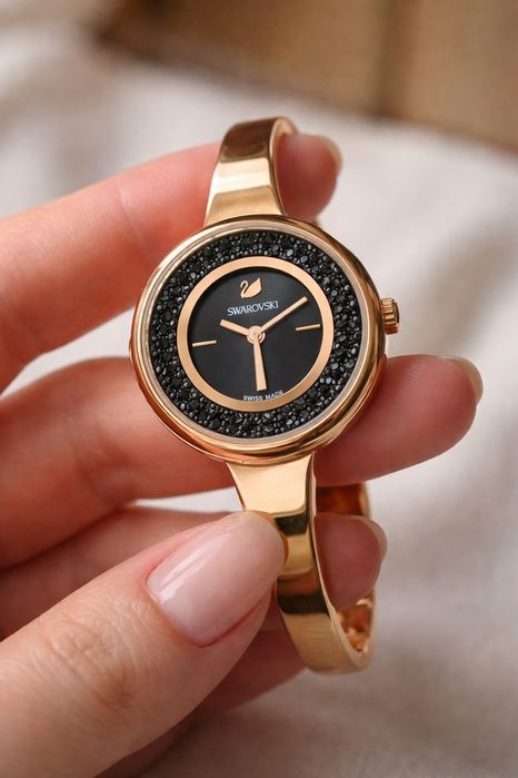 Стильные женские часы Swarovski