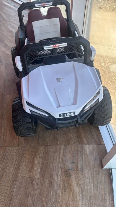 Продам машинки  практически новые