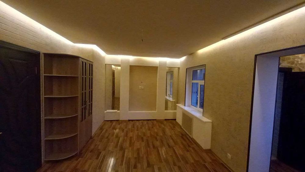 Продается квартира галерейка 2/4/4 сзади Тансикбой базар