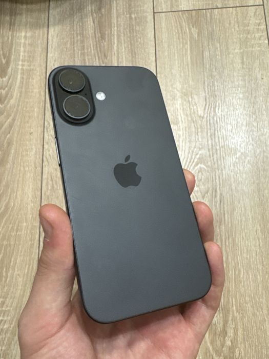iPhone 16.