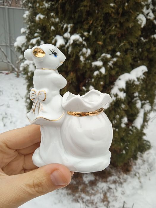 Фарфоровая статуэтка мышка