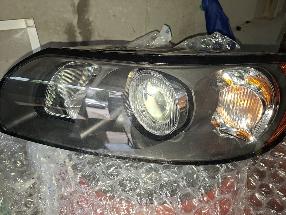 Ляв фар за volvo v 50
