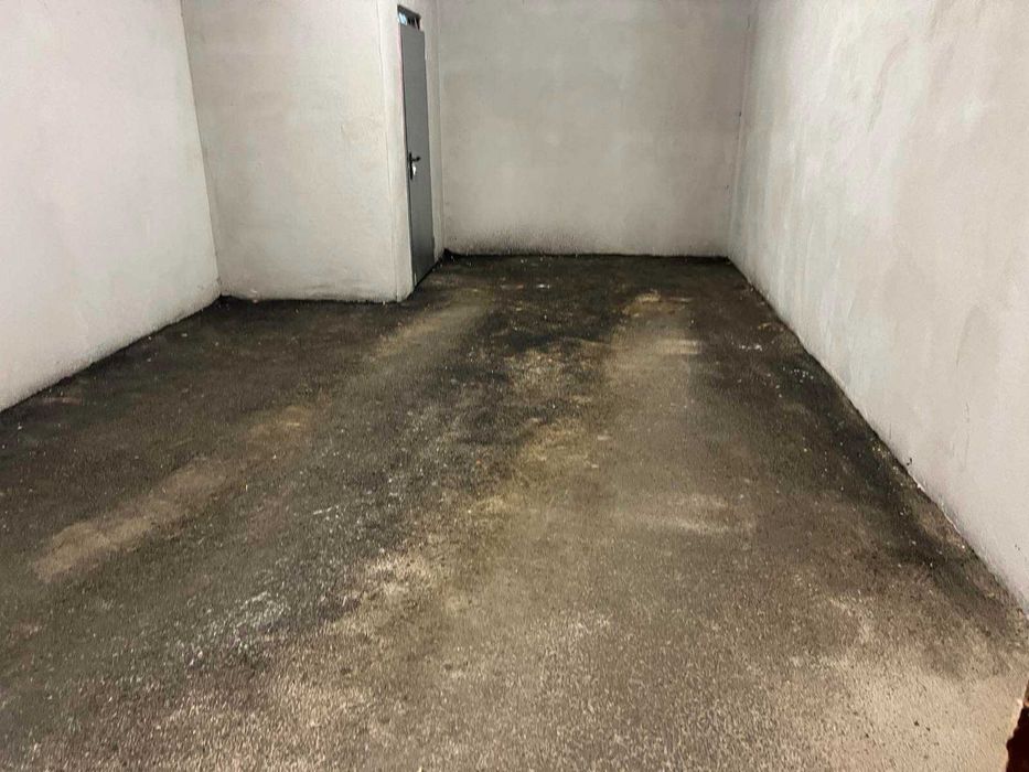 Подземен гараж с мазе