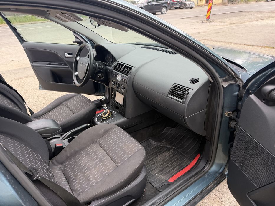 Ford Mondeo 2002 recet adus. Unic proprietar. 1.8 benzina. Accept variante