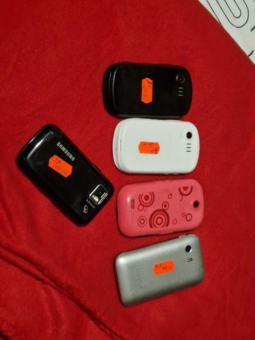 Telefon cu touchscreen perfect funcțional