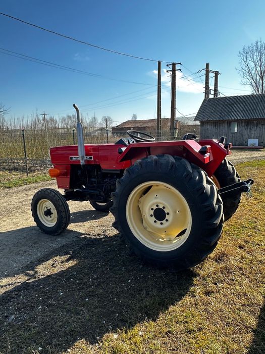 Tractor Universal UTB 445
