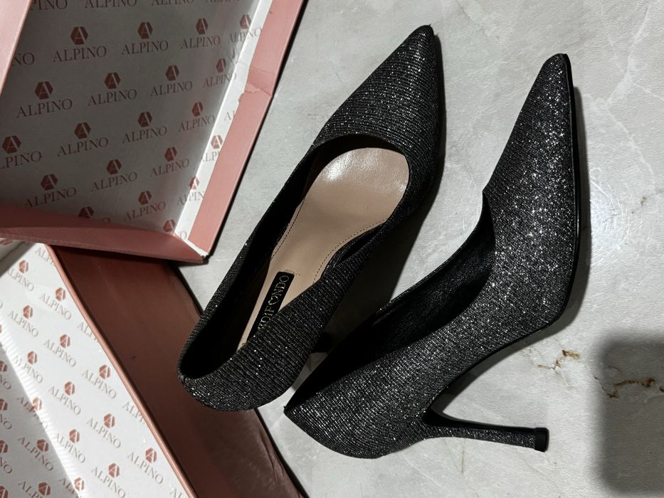 Продам обувь 38 размер  состояние отличное