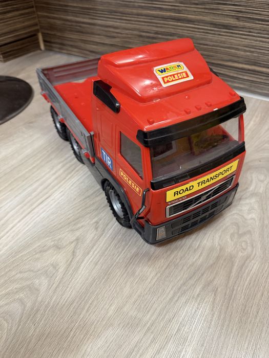 Детски камиони Scania и Volvo