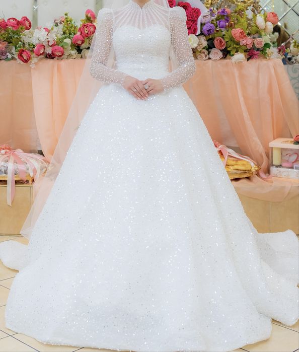 Шикарное свадебное платье