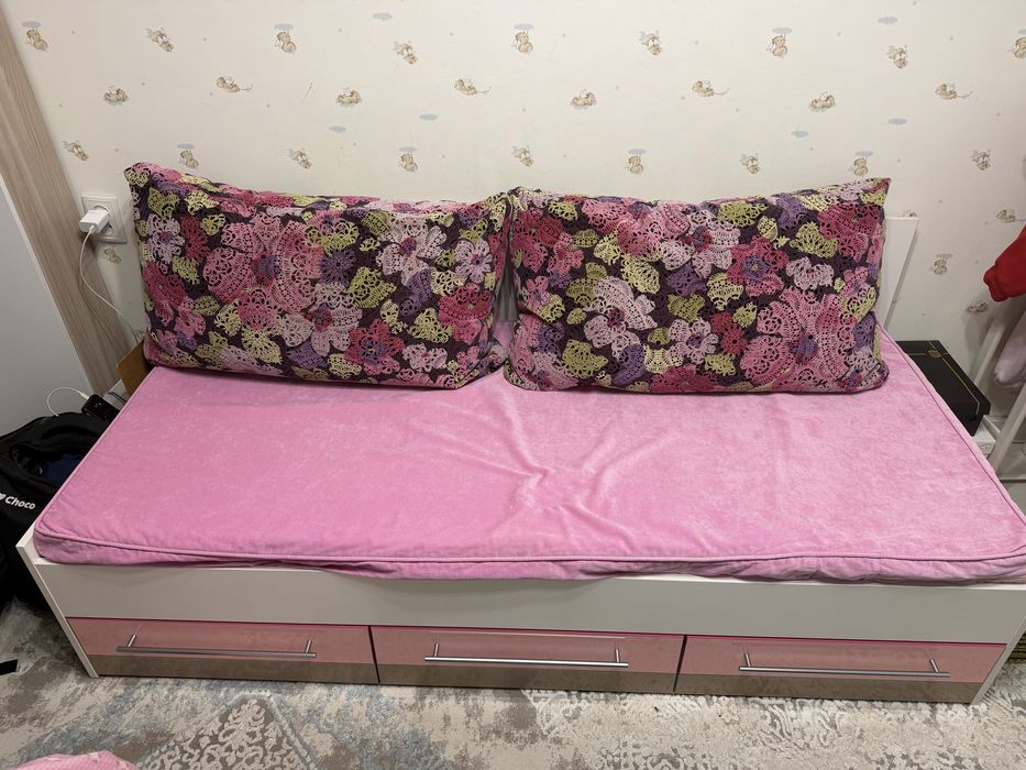 Продам диван - кровать, срочно