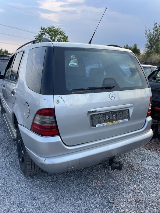 Мерцедес МЛ 163 2.3 бензин ръчка На Части